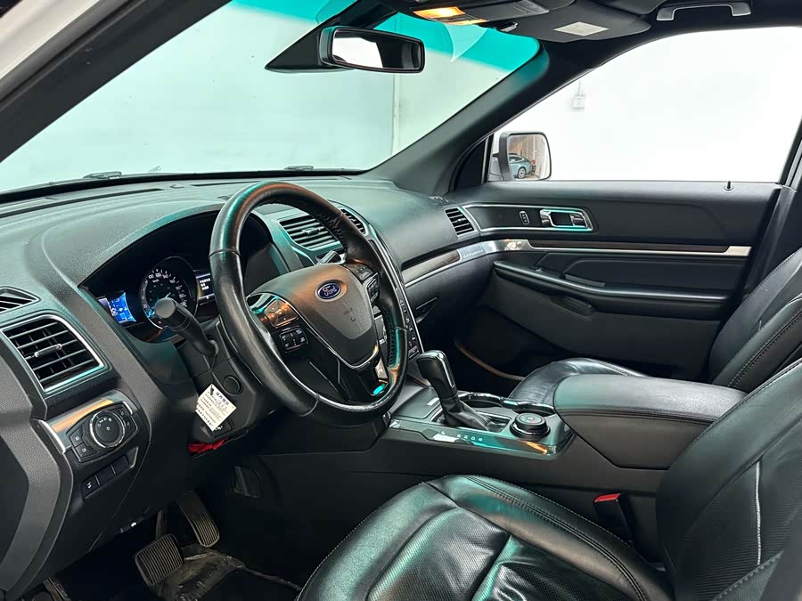 Ford Explorer (Imported) 2017 #10 Ford Explorer (Imported) 2017 car image #10