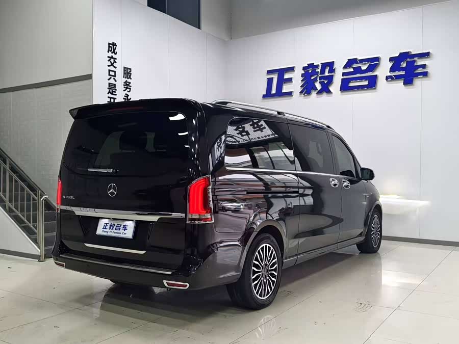 Mercedes-Benz V Class 2018 immagine di auto #10