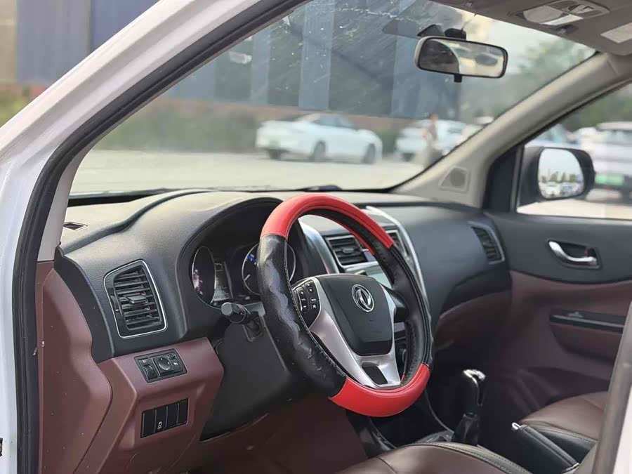 Forthing SX6 2017 #10 Forthing SX6 2017 car image #10