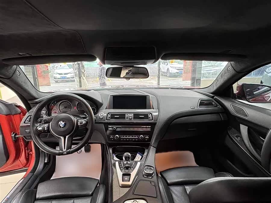 BMW M6 2014 car image #10