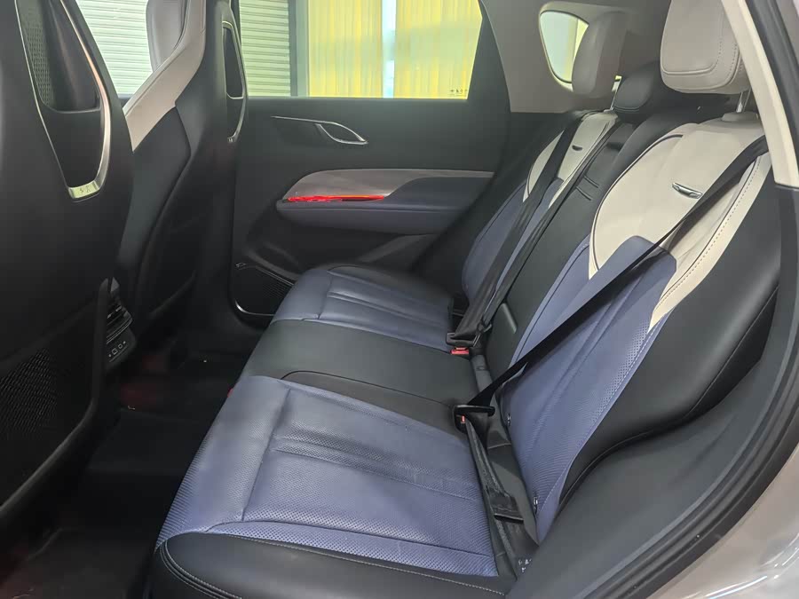 HongQi HS3 2023 car image #10