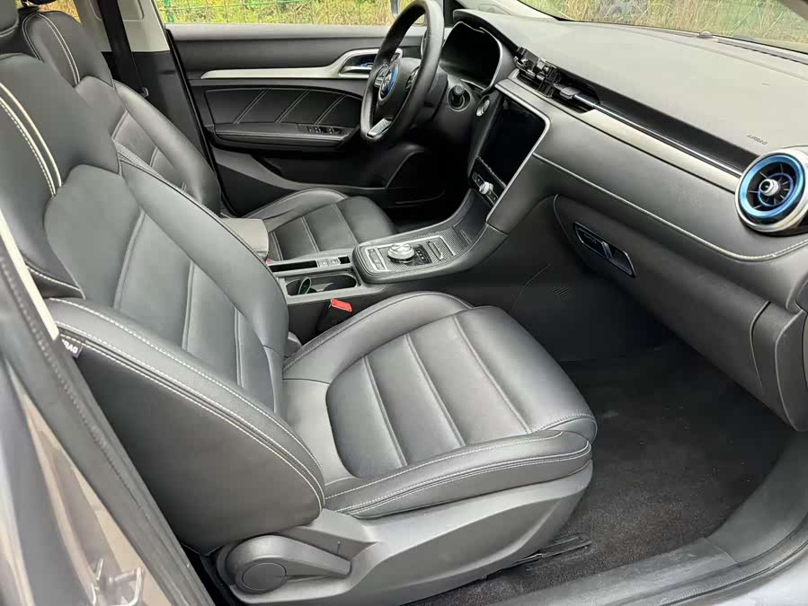 MG 6 New Energy 2019 car image #10