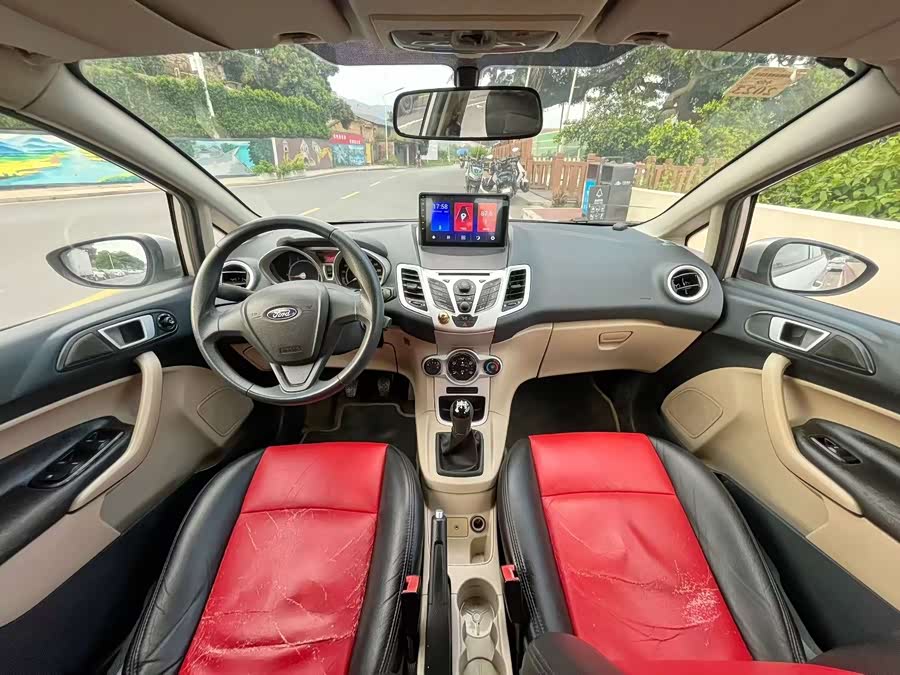 Ford Fiesta 2011 immagine di auto #10