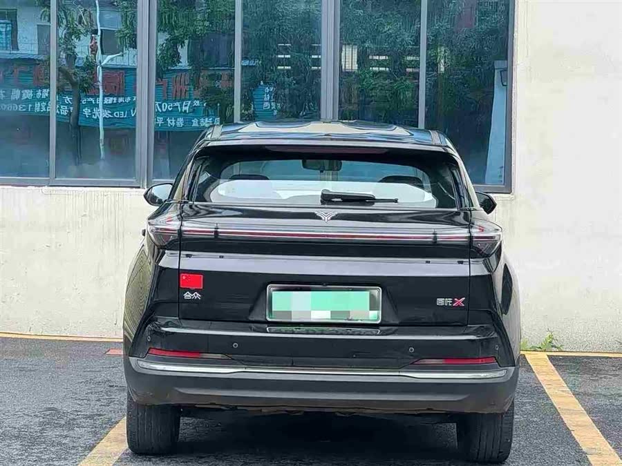 哪吒汽车 哪吒X 2023 汽车图片 #10