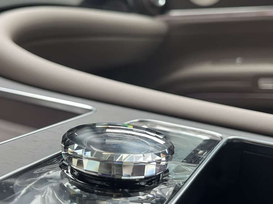 AITO 问界 问界M9 汽车图片 #10