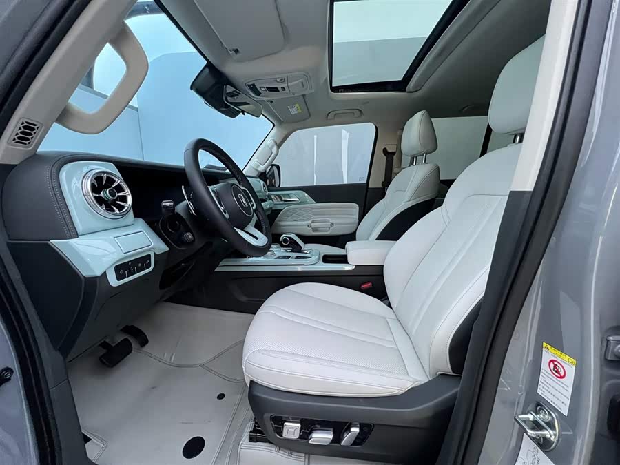 Tank 300 New Energy 2024 #10 Tank 300 New Energy 2024 car image #10