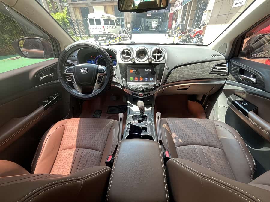BYD S7 2018 car image #10