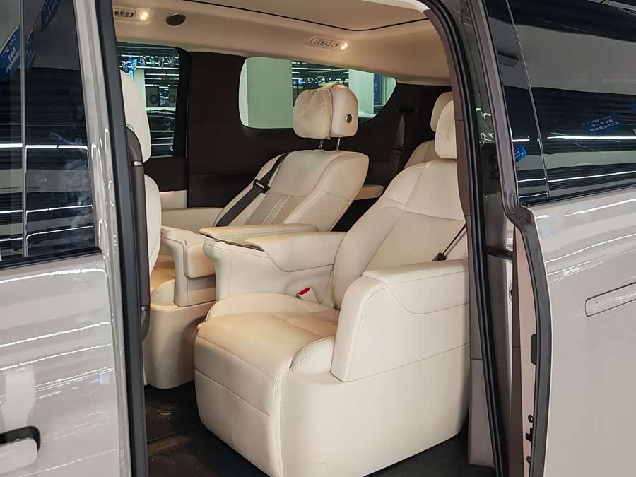 理想汽车 理想MEGA 2024 汽车图片 #10