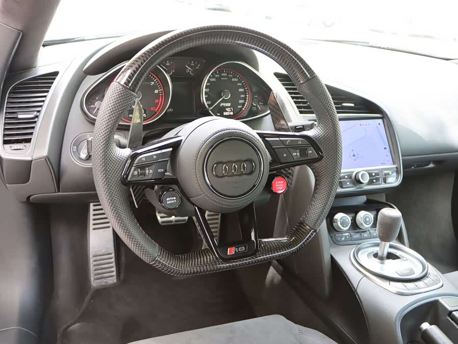 Audi R8 2012 immagine di auto #10