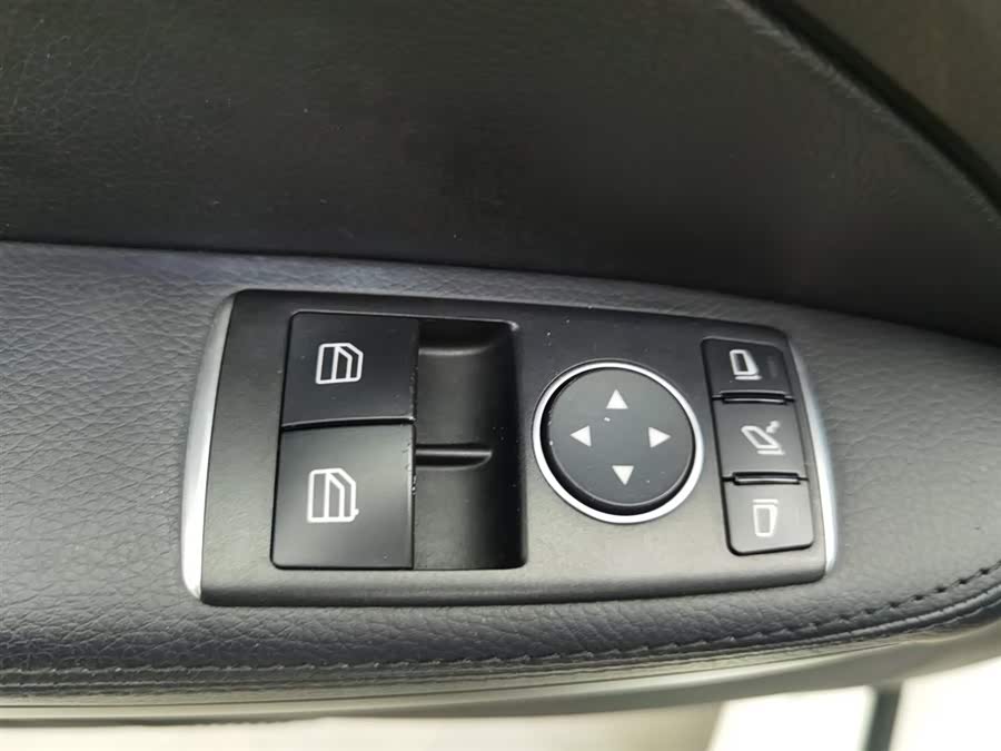 Mercedes-Benz SLC Class 2016 car image #10