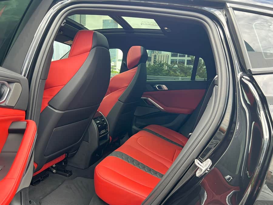 BMW X6 M 2024 car image #10