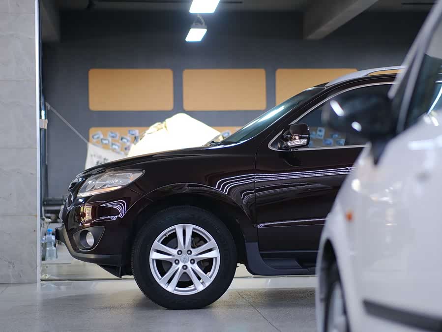 Hyundai Santa Fe Classic 2011 car image #10