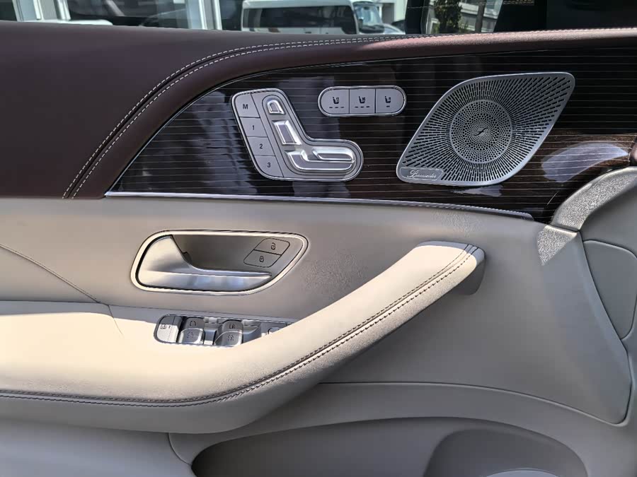 Mercedes-Benz Maybach GLS 2021 car image #10