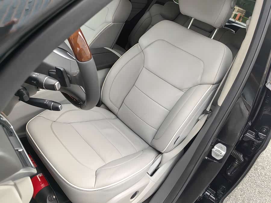 Mercedes-Benz M Class 2012 car image #10