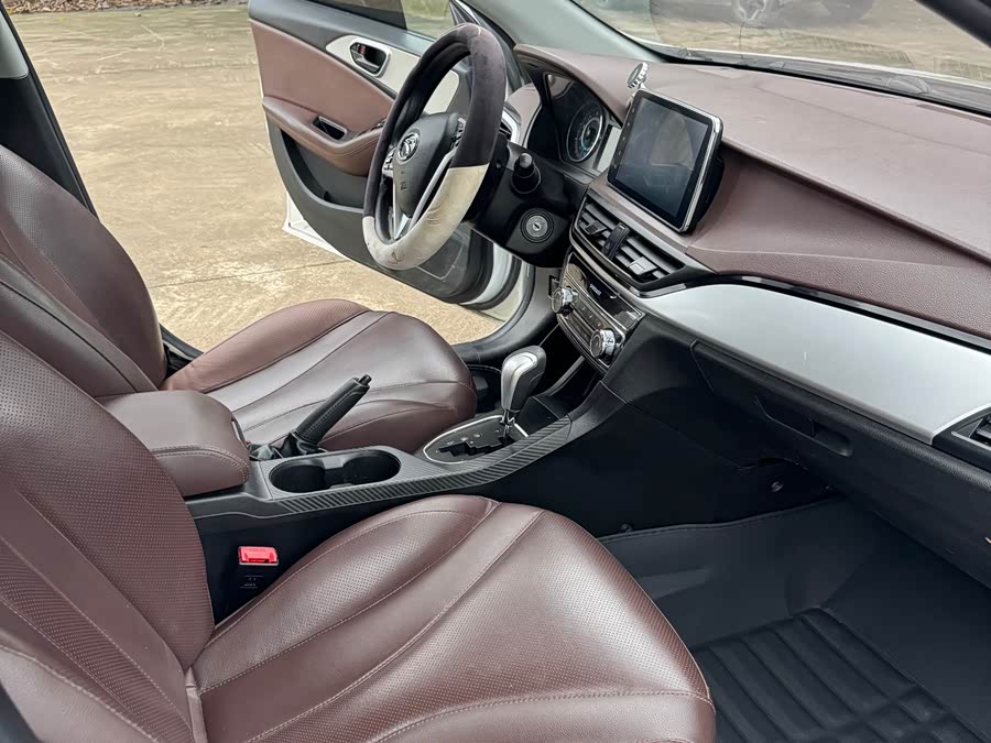 Soueast A5 Wing Dance 2020 #10 Soueast A5 Wing Dance 2020 car image #10