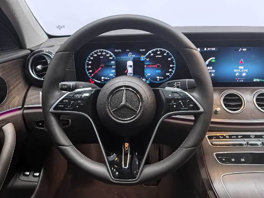 Mercedes-Benz E Class New Energy 2023 car image #10