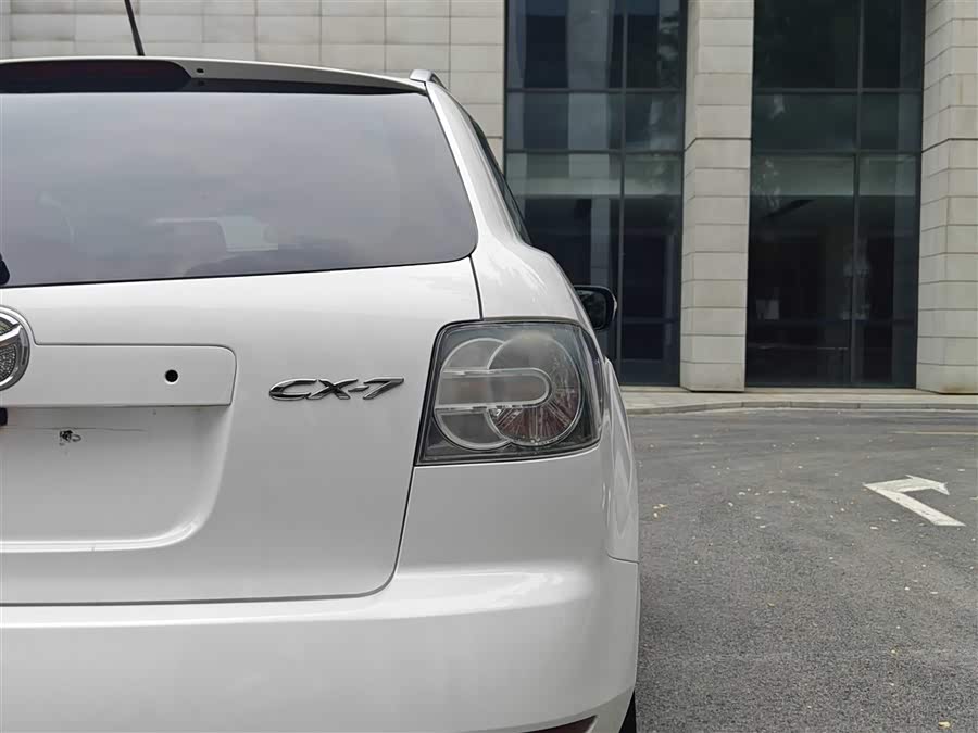 Mazda CX-7 (Imported) 2010 car image #10