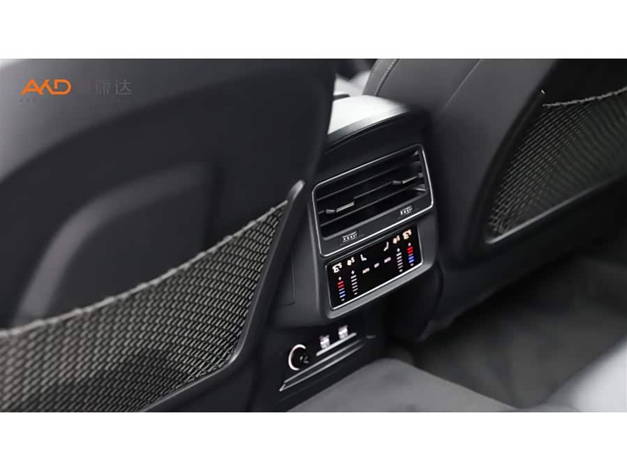 Audi Q8 2020 car image #10