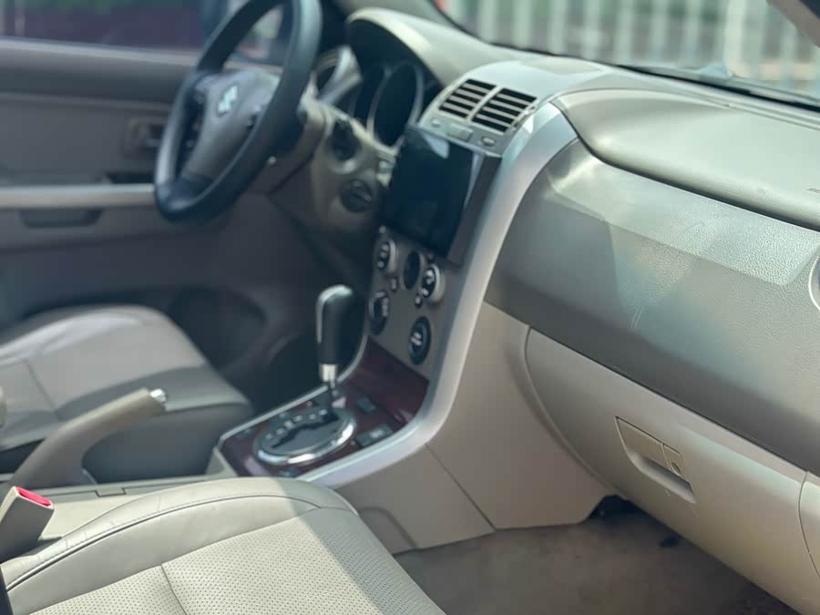 铃木 超级维特拉 2011 汽车图片 #10