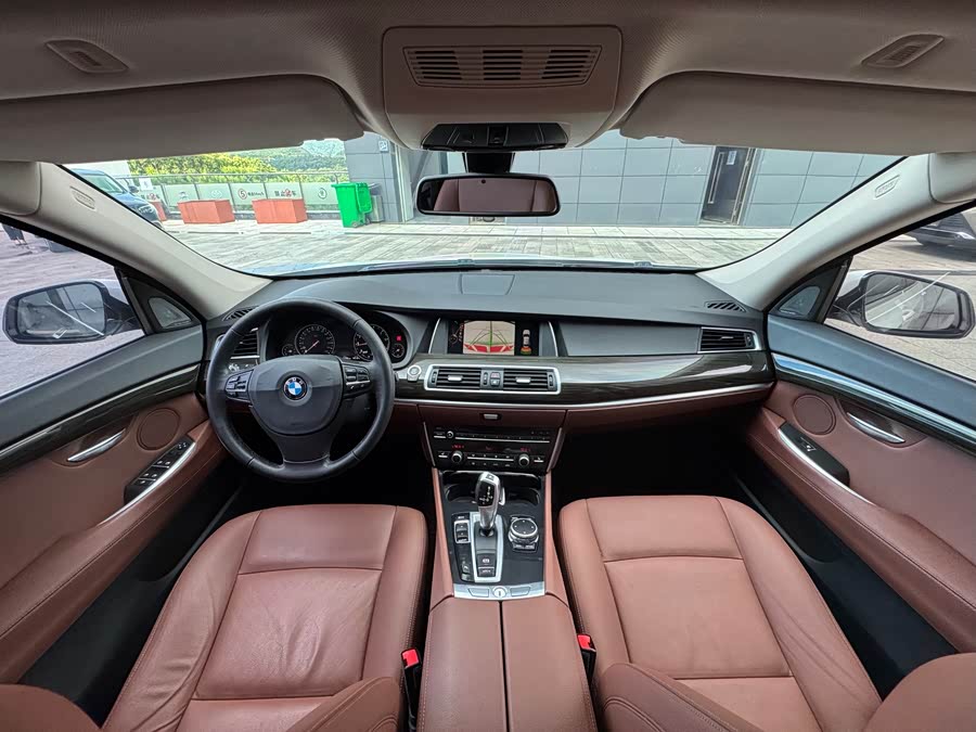 BMW 5 Series GT 2017 #10 BMW 5 Series GT 2017 صورة سيارة #10