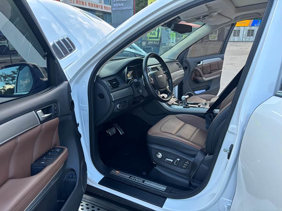 Haval H8 2017 car image #10