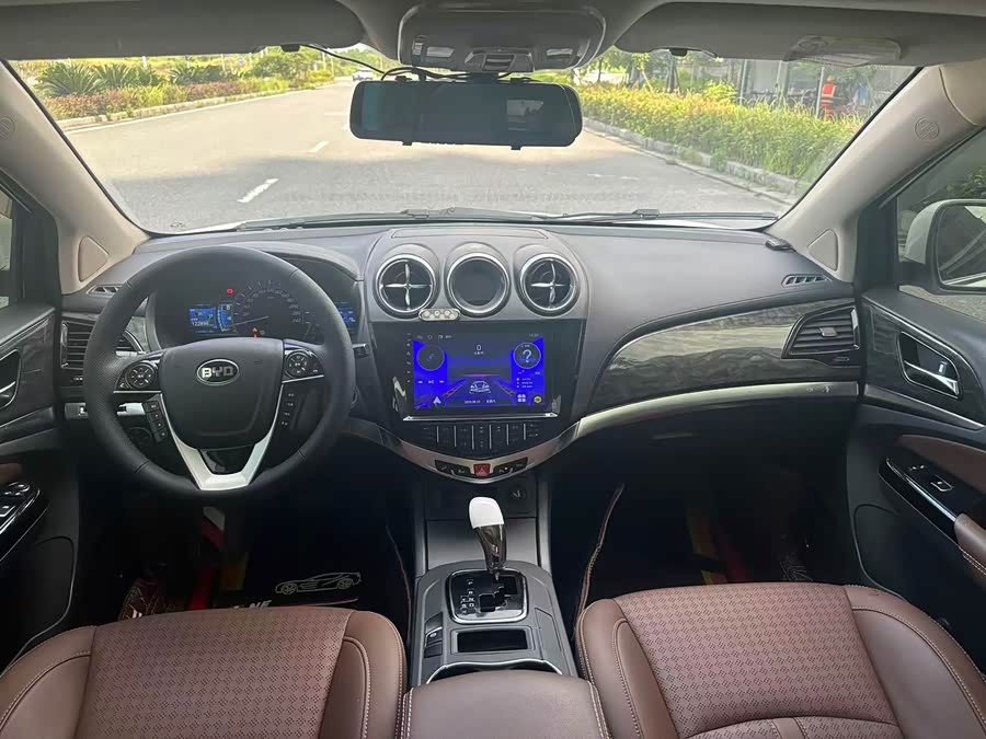 BYD S7 2017 car image #10