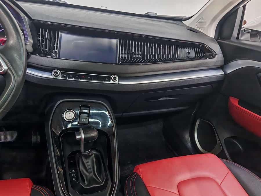 Haval H2s 2019 #10 Haval H2s 2019 car image #10