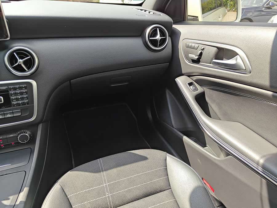 Mercedes-Benz A Class (Imported) 2015 car image #10