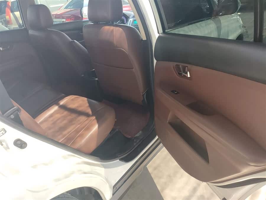 BYD S6 2015 car image #10