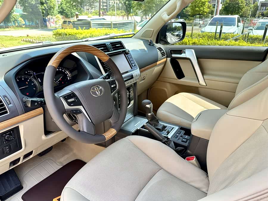 Toyota Land Cruiser Prado 2018 immagine di auto #10