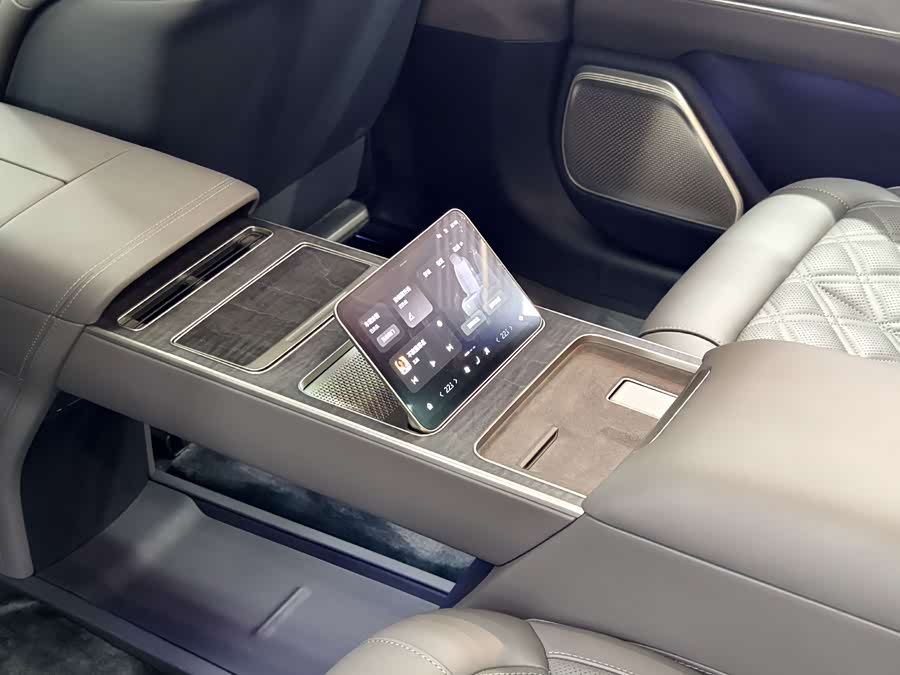 NIO ET9 2024 صورة سيارة #10