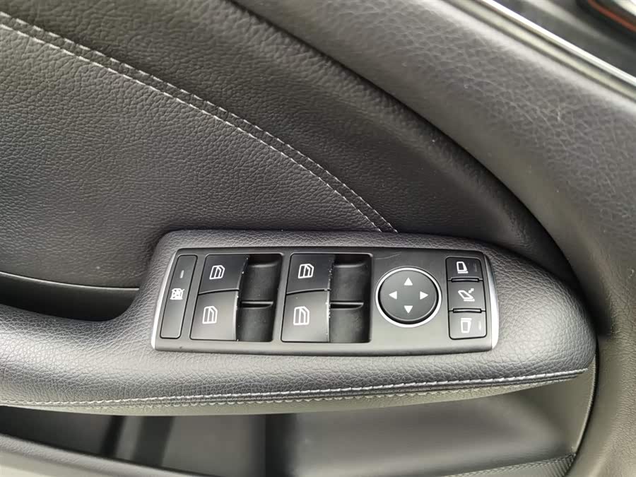 Mercedes-Benz B Class 2017 car image #10