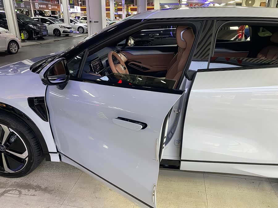 BYD SongL EV 2024 #10 BYD SongL EV 2024 car image #10