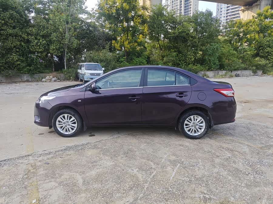 Toyota Vios 2015 изображение автомобиля #10