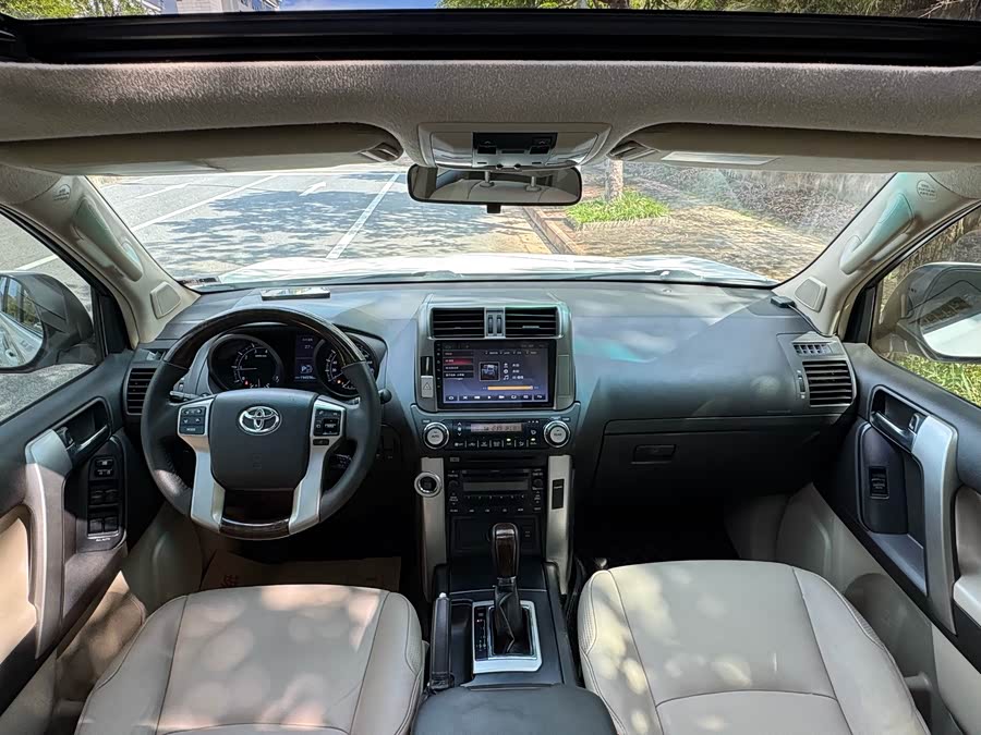 Toyota Land Cruiser Prado 2012 car image #10