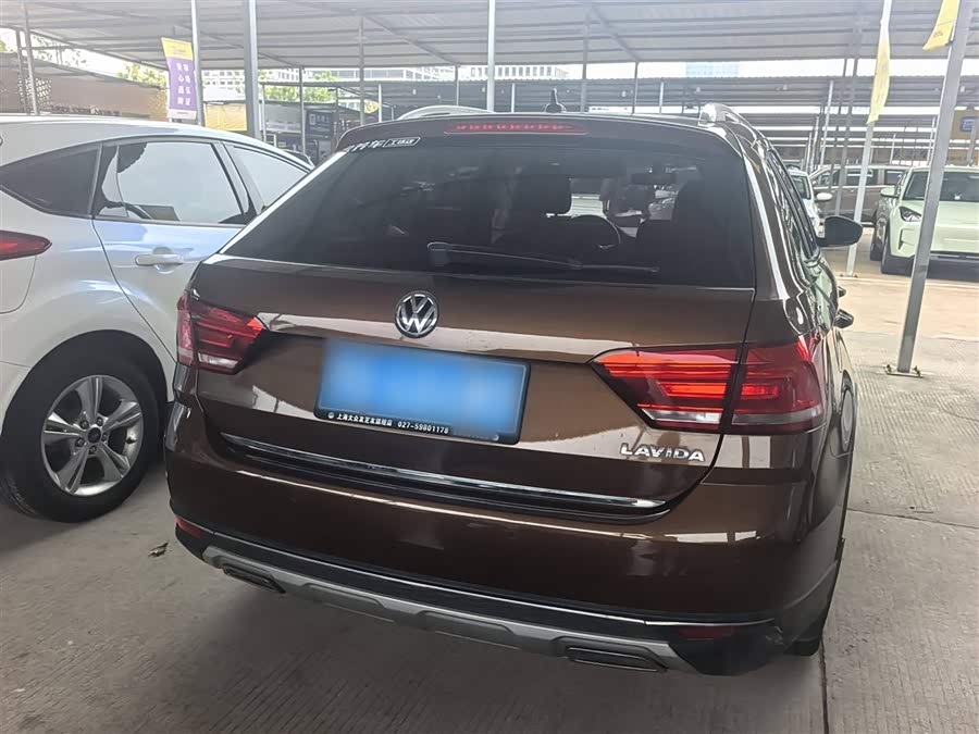 Volkswagen Cross Lavida 2016 car image #10