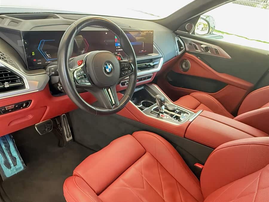 BMW XM 2024 car image #10