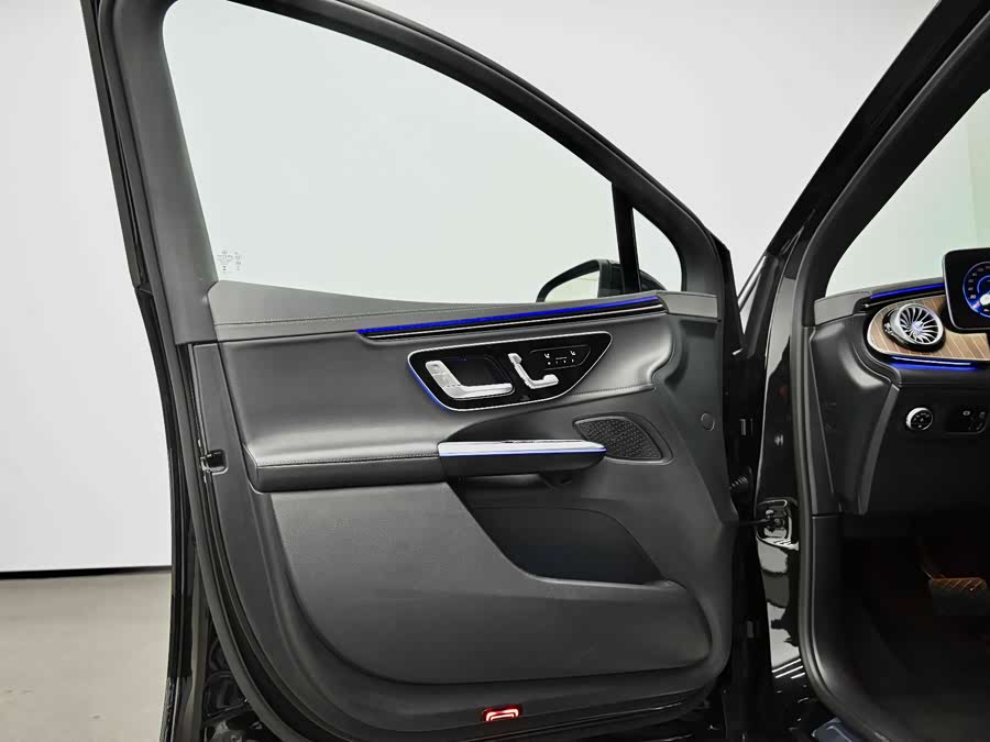 Mercedes-Benz EQE SUV 2024 #10 Mercedes-Benz EQE SUV 2024 car image #10