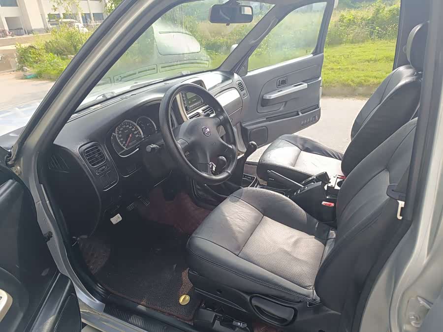 日产 日产帕拉丁 2010 汽车图片 #10