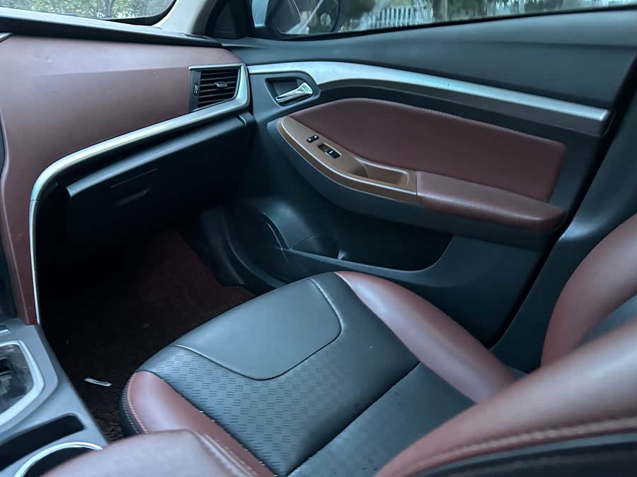 BYD G5 2015 #10 BYD G5 2015 изображение автомобиля #10