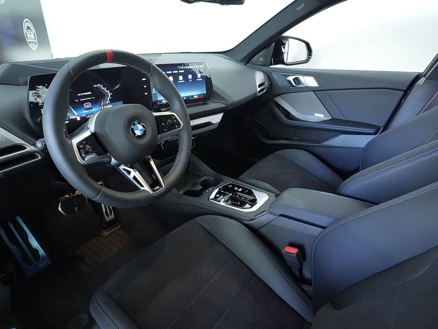 BMW M235L car image #10