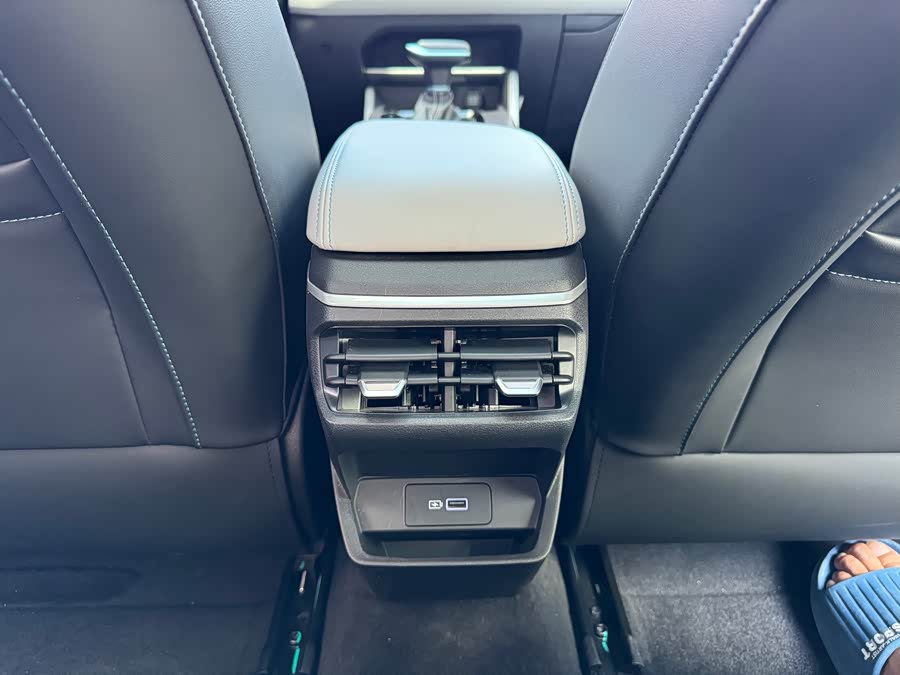 GEELY Emgrand 2024 car image #10