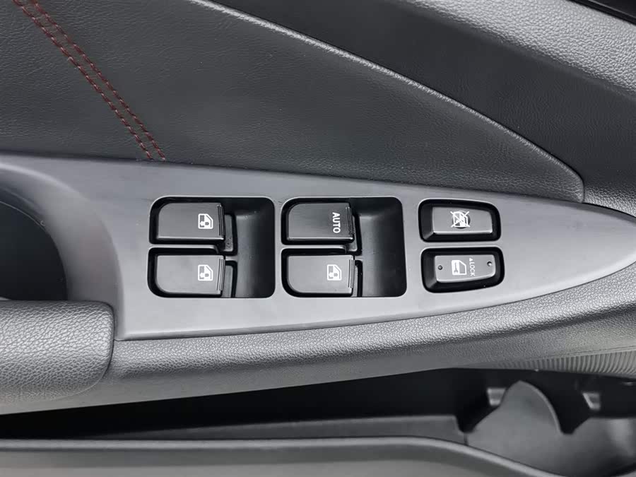 Changan Eado XT 2015 изображение автомобиля #10