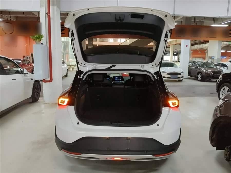 Chevrolet Charm 2023 car image #10