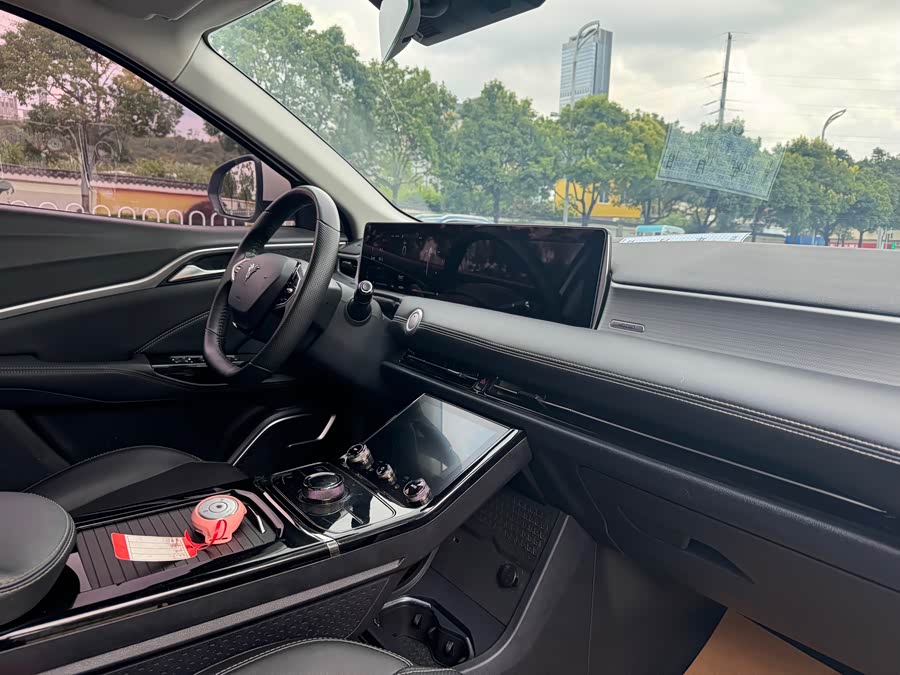 哪吒汽车 哪吒U 2022 汽车图片 #10