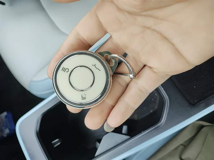 哪吒汽车 哪吒AYA 2023 汽车图片 #10