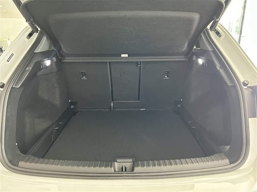 Audi Q4 e-tron 2024 صورة سيارة #10