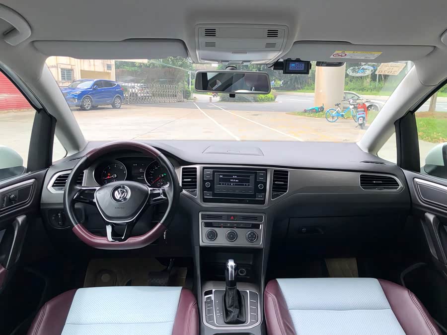 Volkswagen Golf Sportsvan 2018 car image #10
