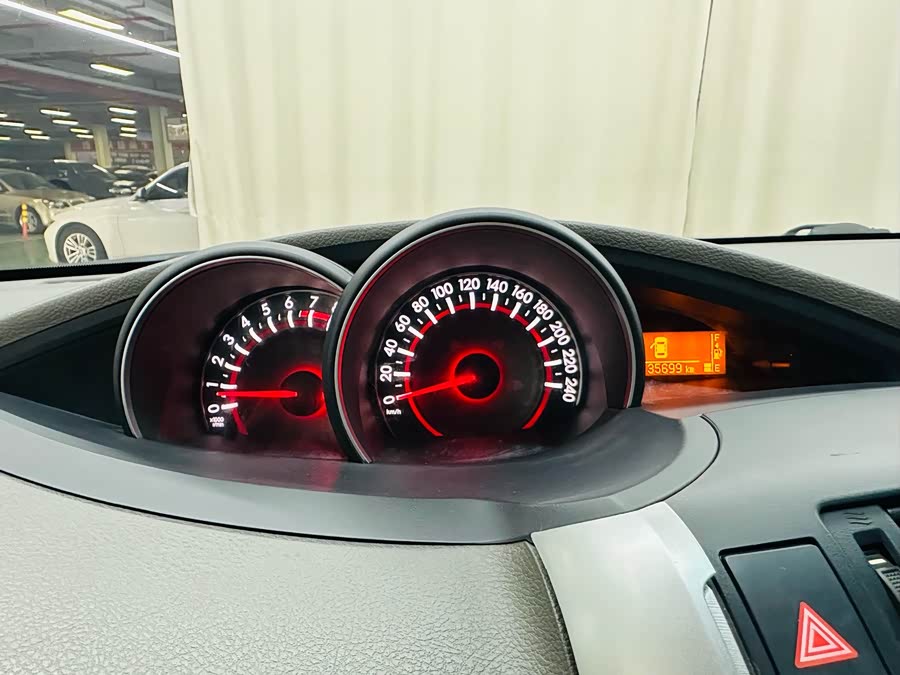 Toyota Reiz 2012 صورة سيارة #10