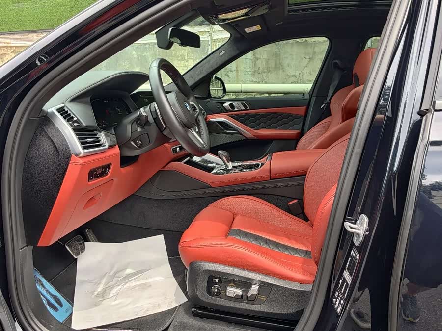 BMW X6 M 2023 car image #10